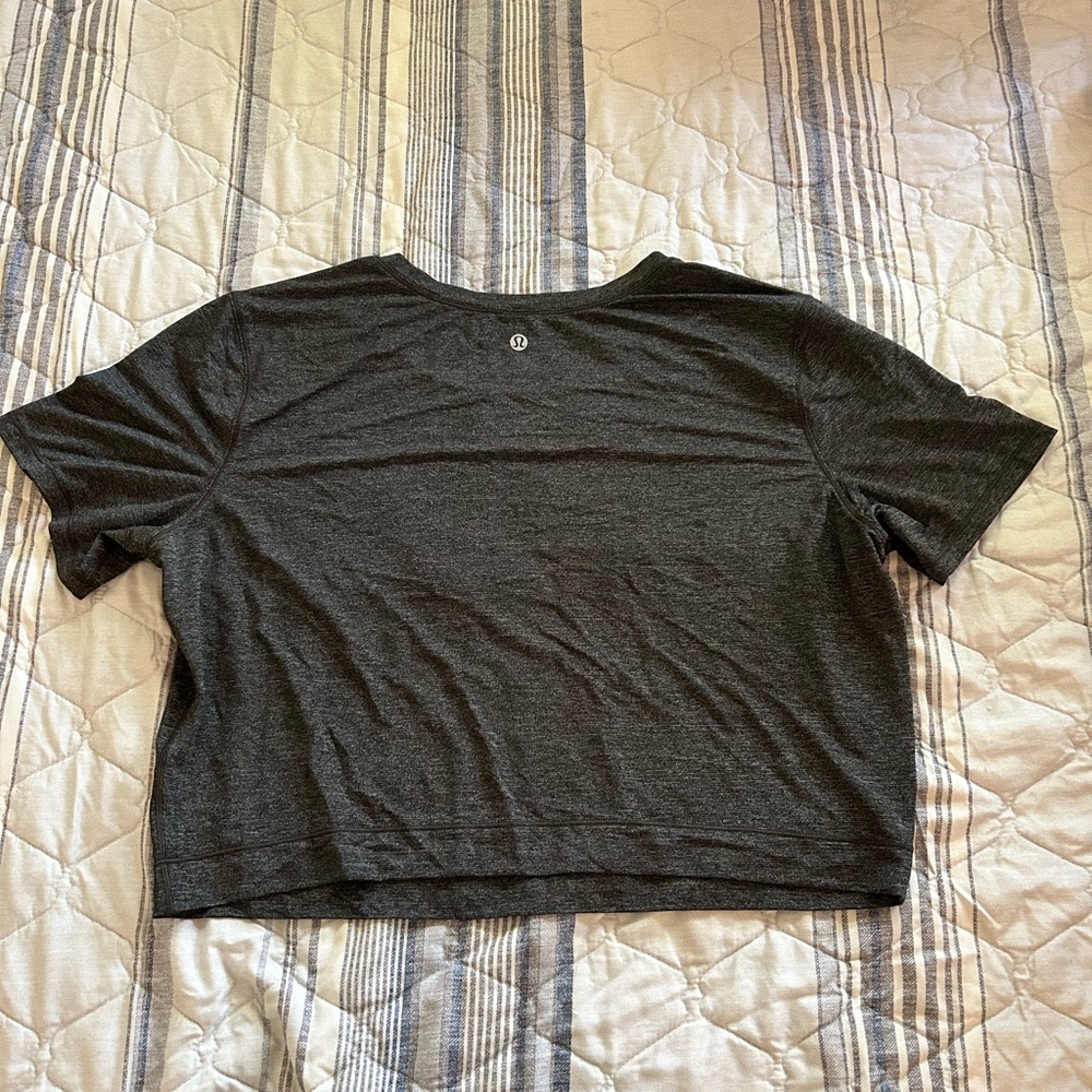 Lululemon cates tee cropped boxy top size 4 silver metallic